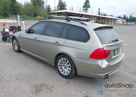 2009 BMW 328I xDrive z USA, uszkodzony, nr VIN WBAUU33509A540063